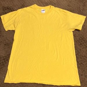 Medium Gildan solid yellow golden tshirt EUC from a smoke free & pet free